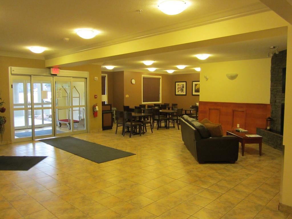 Trend Mountain Hotel & Conference Centre Tumbler Ridge Ngoại thất bức ảnh