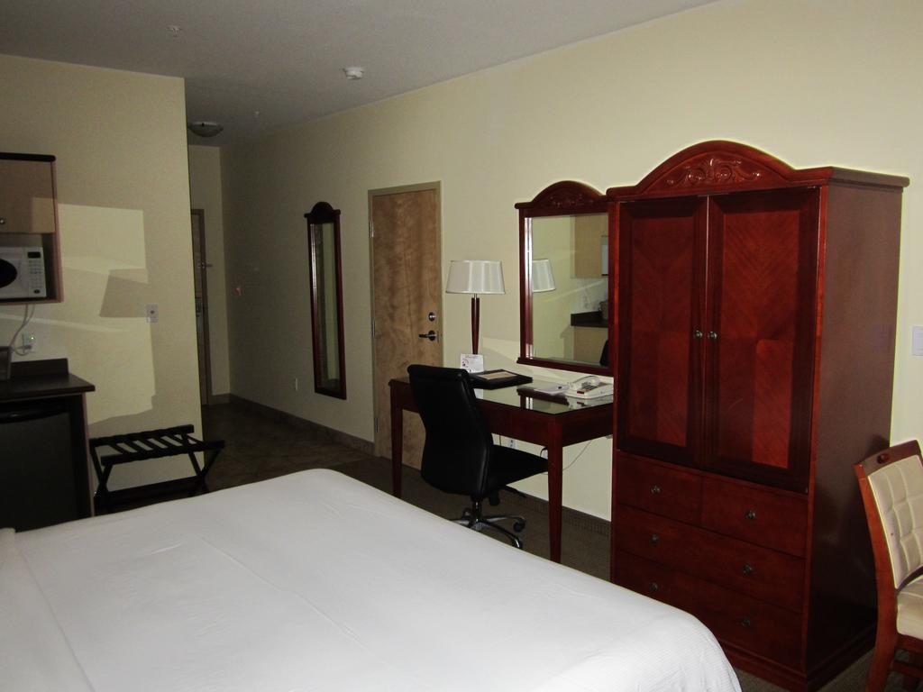 Trend Mountain Hotel & Conference Centre Tumbler Ridge Ngoại thất bức ảnh