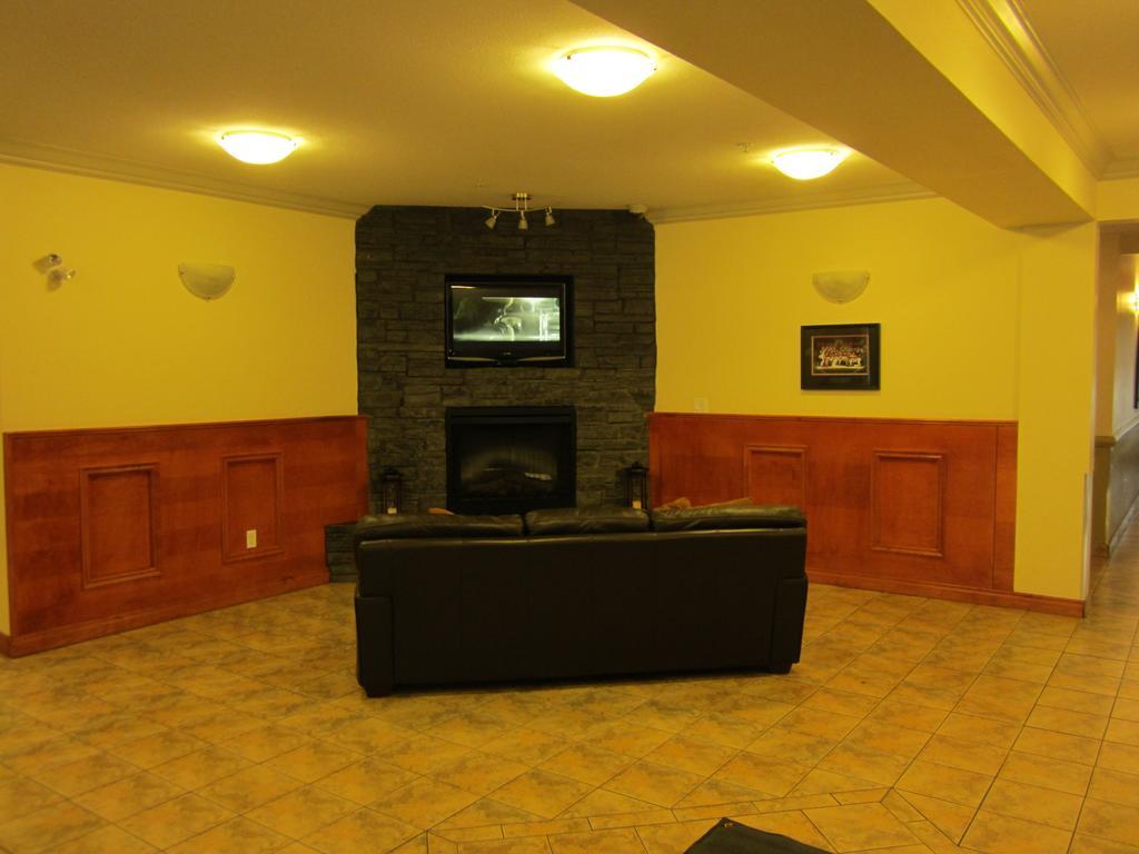 Trend Mountain Hotel & Conference Centre Tumbler Ridge Ngoại thất bức ảnh