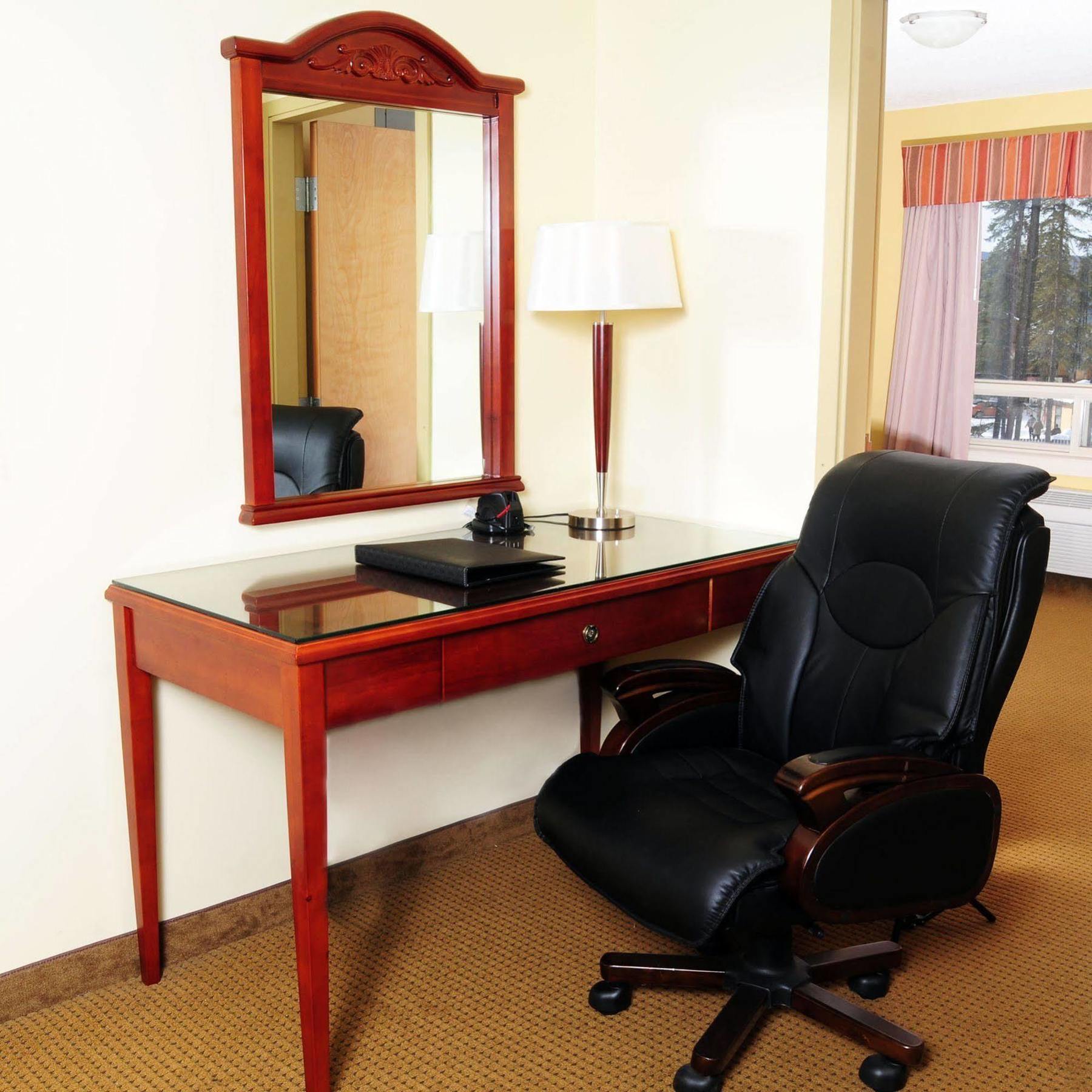 Trend Mountain Hotel & Conference Centre Tumbler Ridge Ngoại thất bức ảnh