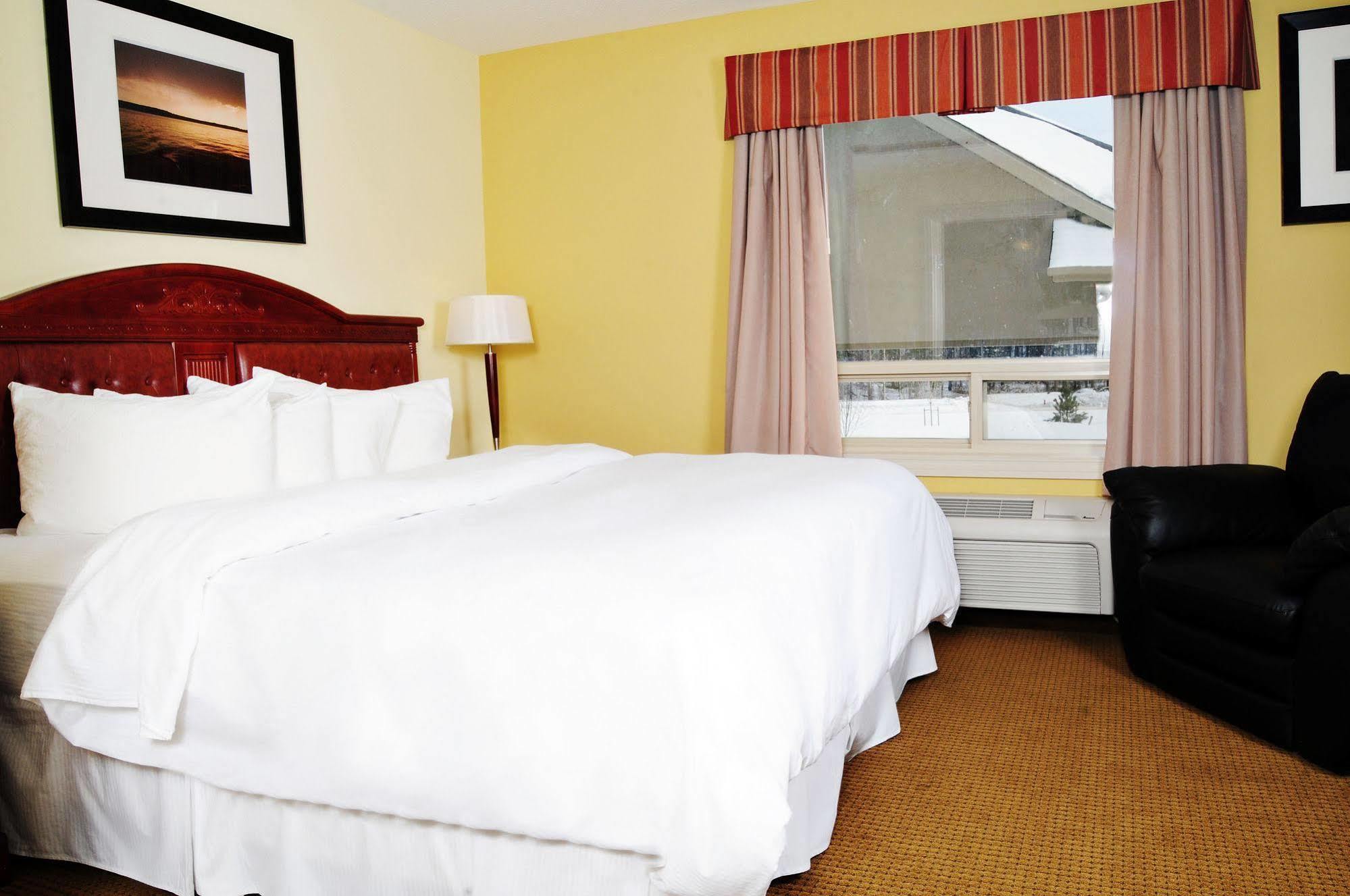 Trend Mountain Hotel & Conference Centre Tumbler Ridge Ngoại thất bức ảnh